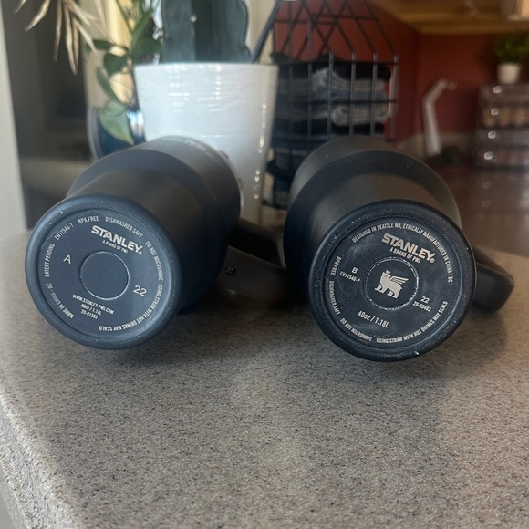 Stanley Matte Black Travel Mug Duo - Picture 5 of 9